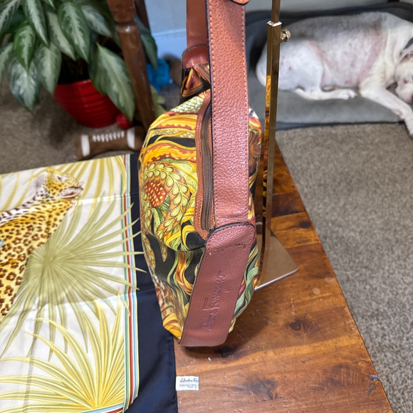 Salvatore Ferragamo Shoulder Bag Jungle Print and Matching Silk Scarf - Picture 6 of 8